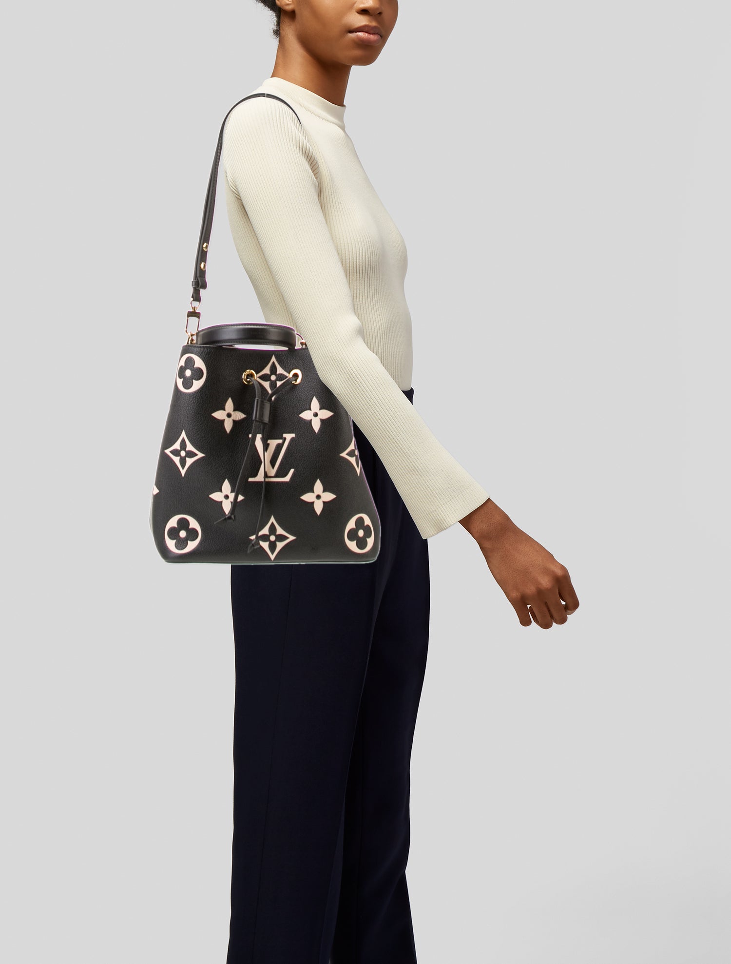 Louis Vuitton Monogram Giant Néonoé MM